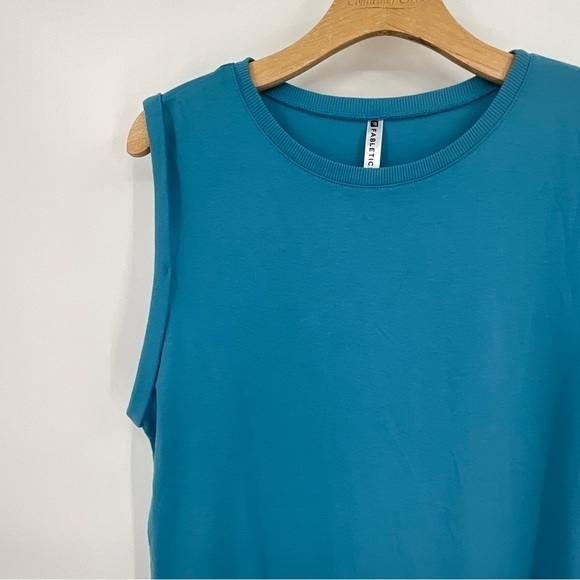 Fabletics Mckinnet Tee Size Medium Blue Sleeveless Soft Rolled Cuff H20 - Picture 2 of 5